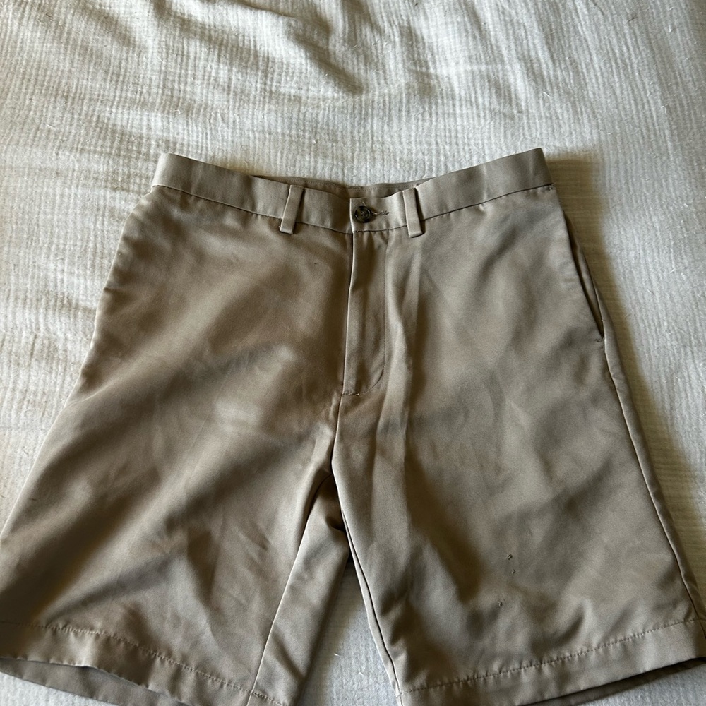 Roundtree & Yorke Men's Beige Flat Front Shorts